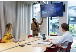 Tableau interactif ou écran classique : quelle solution pour vos réunions ?