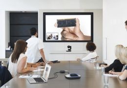 Visioconférence professionnelle : Les équipements indispensables pour une installation performante